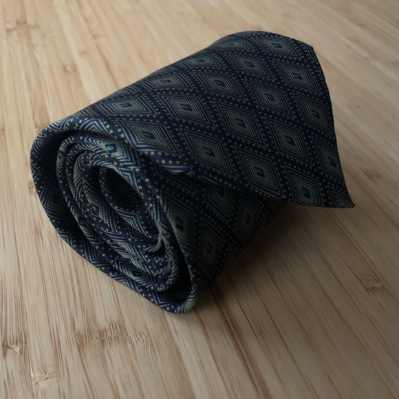 Giorgio Armani Silk Tie In Black And Dark Green - Picture 2 of 6